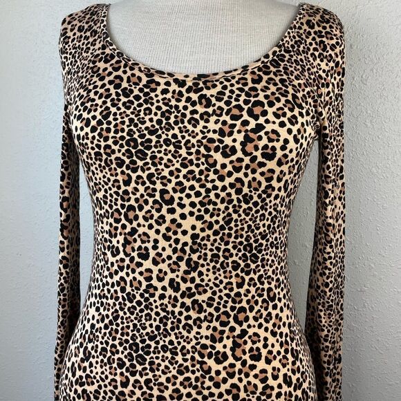 EUC Divided by H&M Leopard Long Sleeve Mini/Midi Dress Size 8 - Picture 2 of 5